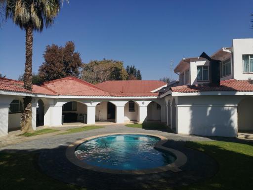 Monica's Guesthouse - Housity