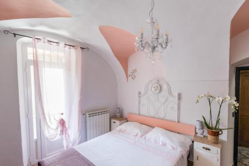 DUSSAIGA - Camera Delle Rose - Housity
