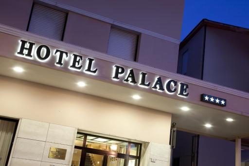 Palace Hotel - Housity
