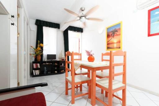 Holiday ApartHotel - Housity