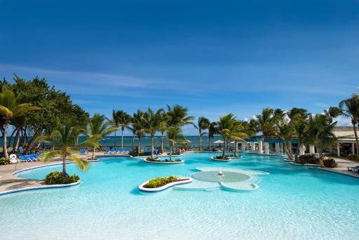 Coconut Bay Beach Resort & Spa All Inclusive - Housity