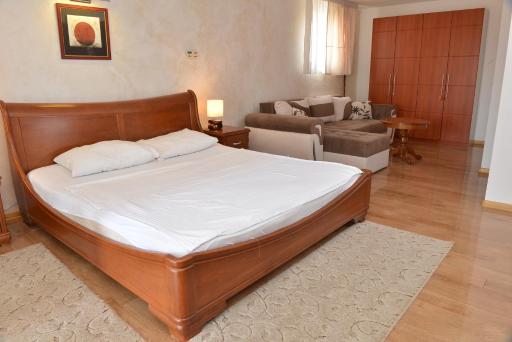 Apartment and Rooms In Club - Housity