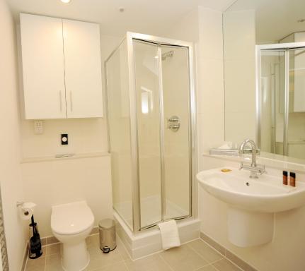 PREMIER SUITES Bristol Cabot - Housity