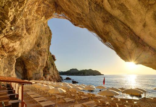 UNAHOTELS Capotaormina - Housity