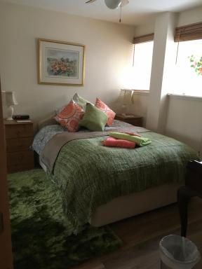 City Centre Executive Apartment - Private Parking, Gym & Sauna - Housity
