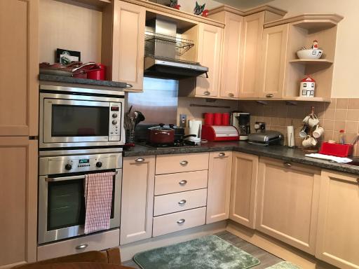 City Centre Executive Apartment - Private Parking, Gym & Sauna - Housity