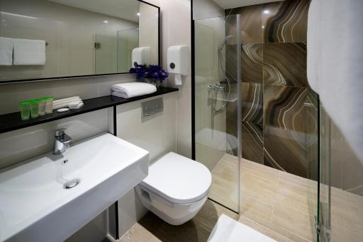 Hotel Mi Bencoolen - Housity