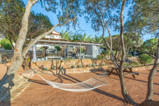 Louiza Apartments - Housity