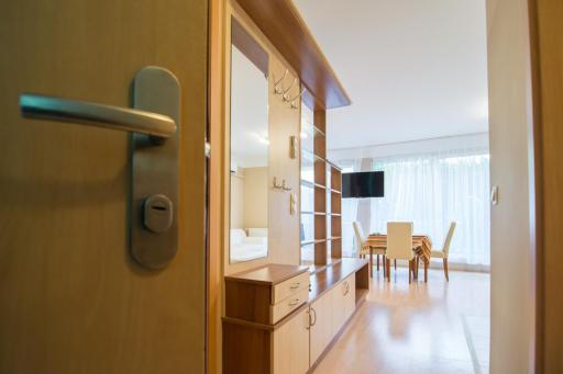 Center Ház Apartman - Housity