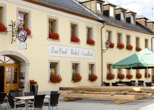 Hotel Gasthof zur Post - Housity