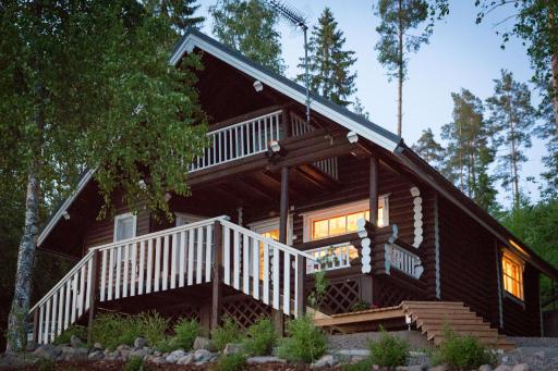 Kesäpesä - Housity