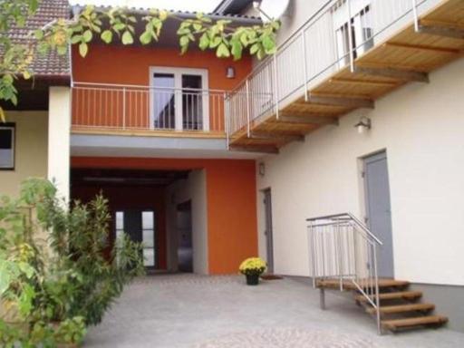 Ferienhof Weingut Lunzer - Housity