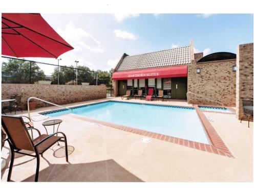 Hawthorn Extended Stay by Wyndham Richardson - Housity