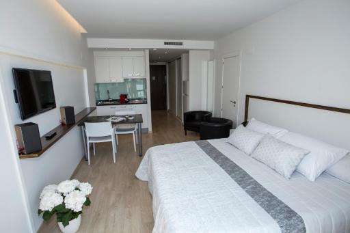 ApartHotel Playa Oliva - Housity