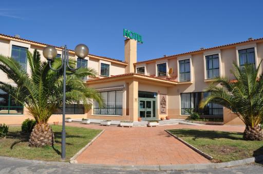 Hotel Alonso de Monroy - Housity