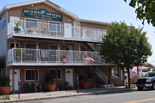 Sunrise Motel - Housity