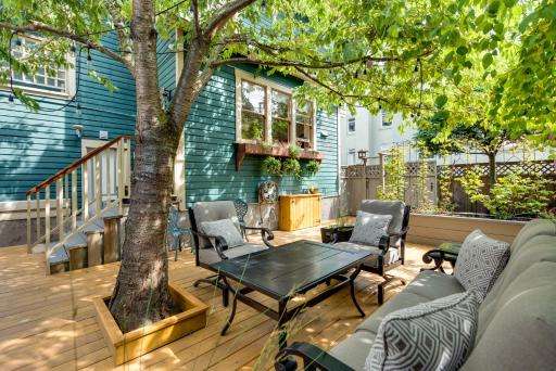 O Canada House Bed & Breakfast - Housity