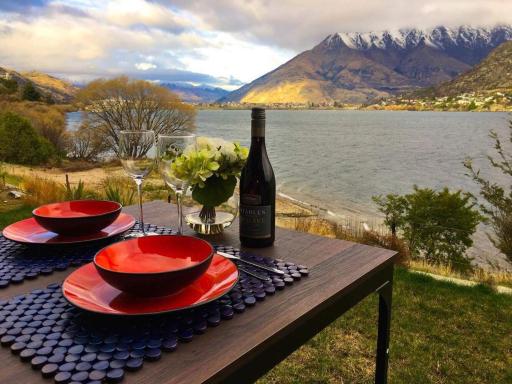 Lakeside View Apartment - Housity