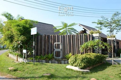 The Happy 8 Retreat - Housity