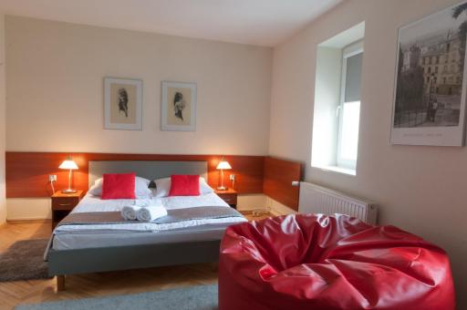 Hotel Komes - Housity
