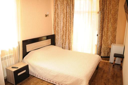Leona Hotel - Housity