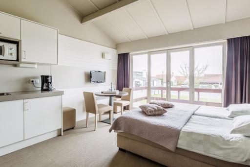 Beachfront C-Hotels Zeegalm - Housity