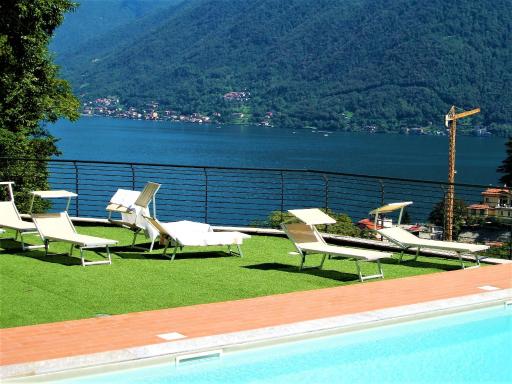 Green & Lake Home - Housity