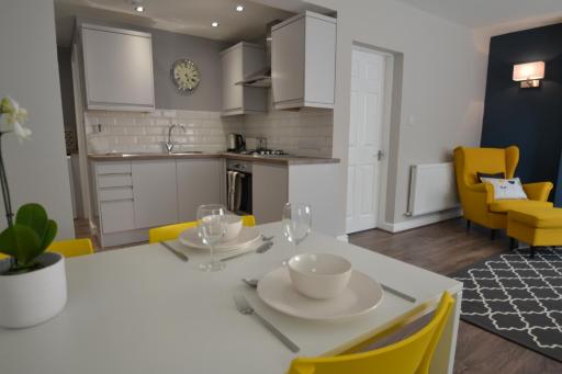 Charming 1 bed riverside apartment - Hizvo