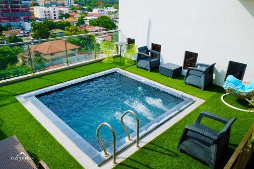 Castle Peak Hotel - Housity