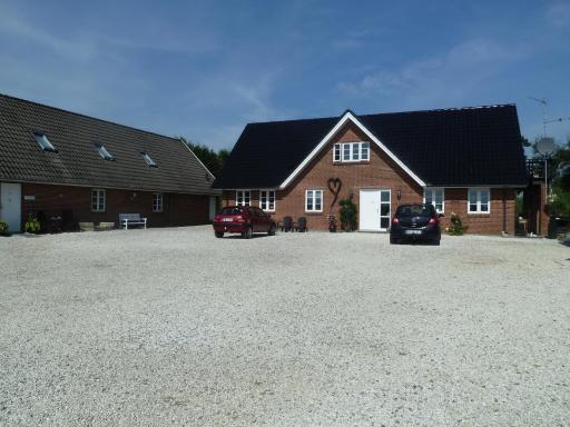 Give Bed & Breakfast - Housity