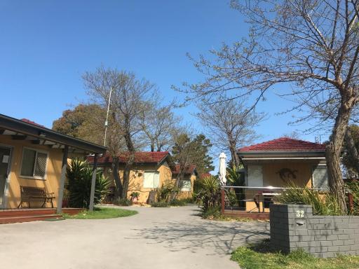 Kickback Cottages - Housity