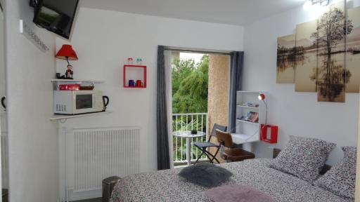 Chambre 1 PERSONNE et STUDIO 1 personne Avec Entrée Libre et Salle de Bain Privée - Housity