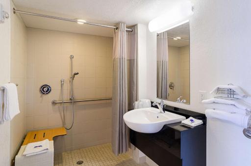 Motel 6- Denver, CO Downtown - Housity