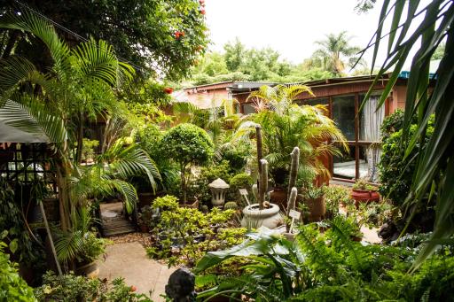 Reggies bed & breakfast - Housity