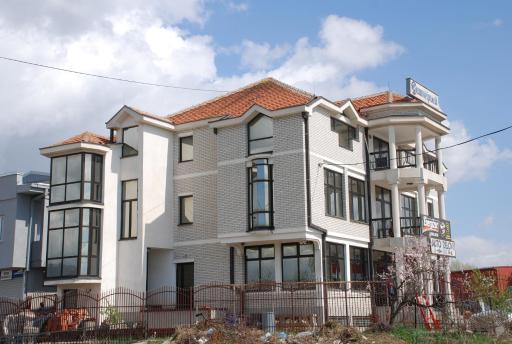 M Garni Hotel - Housity