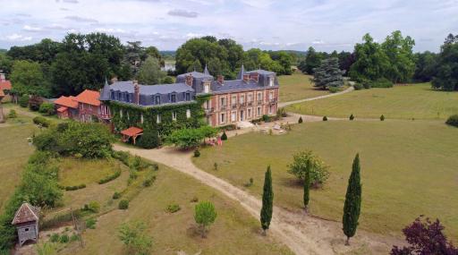 Chateau le Quesnoy - Housity