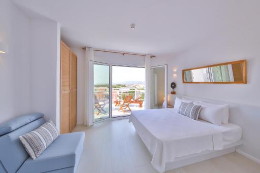 Dias Hotel - Housity