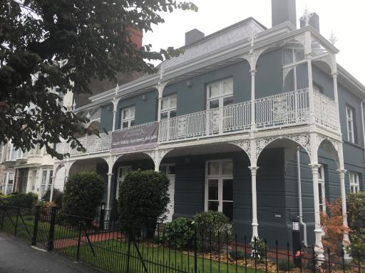 Llys yr Onnen - Housity