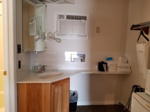 Plaza Motel - Housity