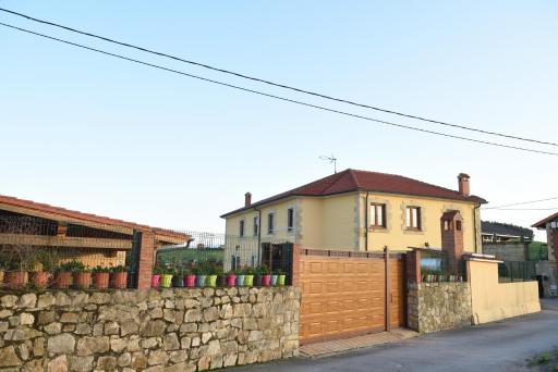 Apartamentos Rurales Los Solares - Housity