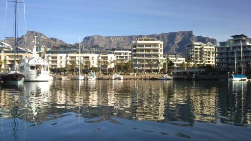 Waterfront Stays - Housity