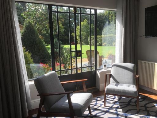 Oak-Island Hall - Housity