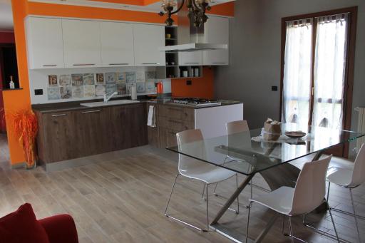 Large apartment between Milan and Como - Housity