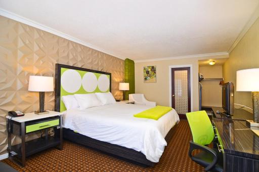 Santa Clarita Motel - Near six Flags Magic Mountain - Valencia - Housity