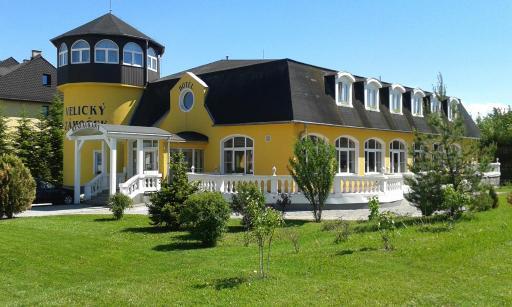 Pension Velický Zámoček - Housity