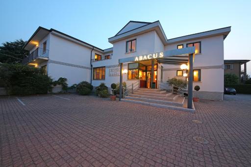 Hotel Abacus - Housity