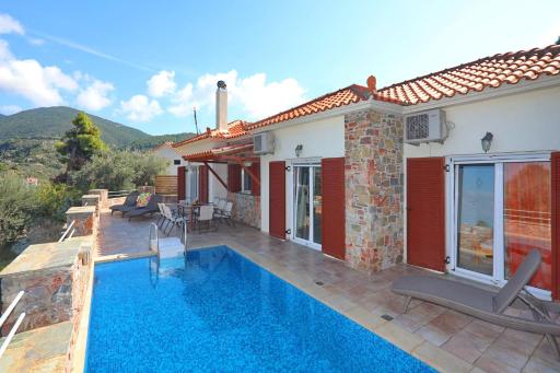 Pablo's Resort - Housity