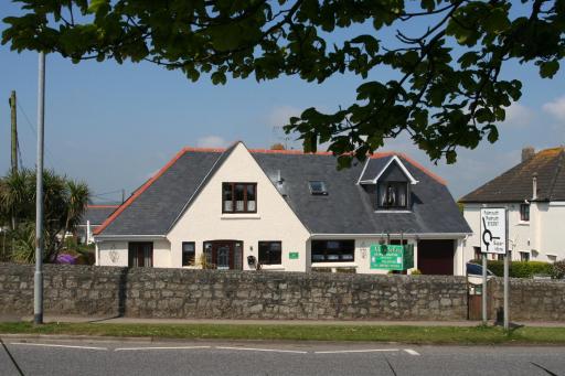 Mandeley Guest House - Housity