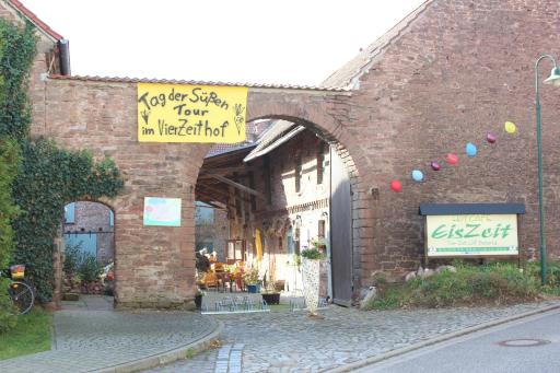 VierZeitHof - Hofcafé EisZeit - Housity