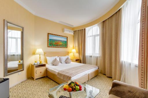 Sunflow Park Hotel - Housity
